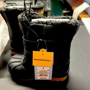NWT little kids snow boots waterproof